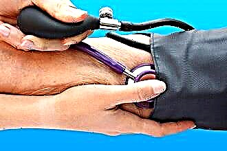 Causas de la presión arterial baja en una persona mayor.