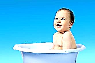 Is het nodig om het kind te wassen zonder koorts, met een loopneus en hoesten?